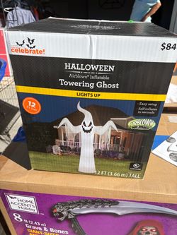 Halloween Towering Ghost