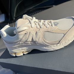 New Balance Men 10 Women 11.5
