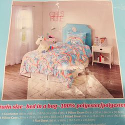 JUSTICE COMFORTER /PILLOWS 🦄 