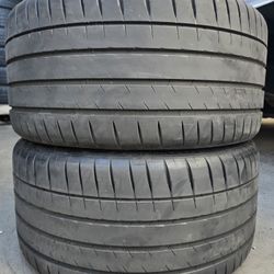 (2) 275 35 19 Michelin Tires 