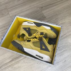 Jordan 4s