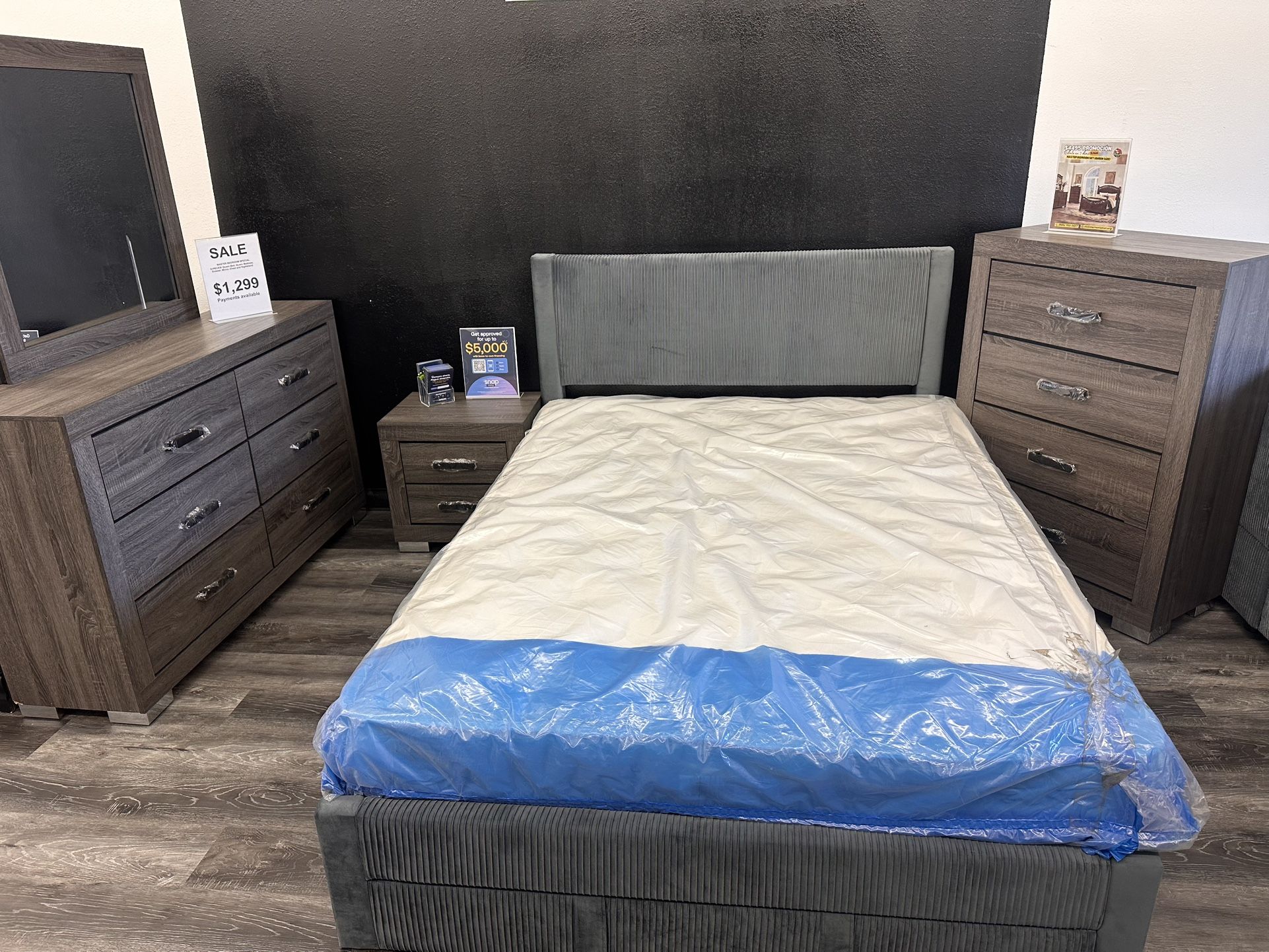 New- Queen Bedroom Set