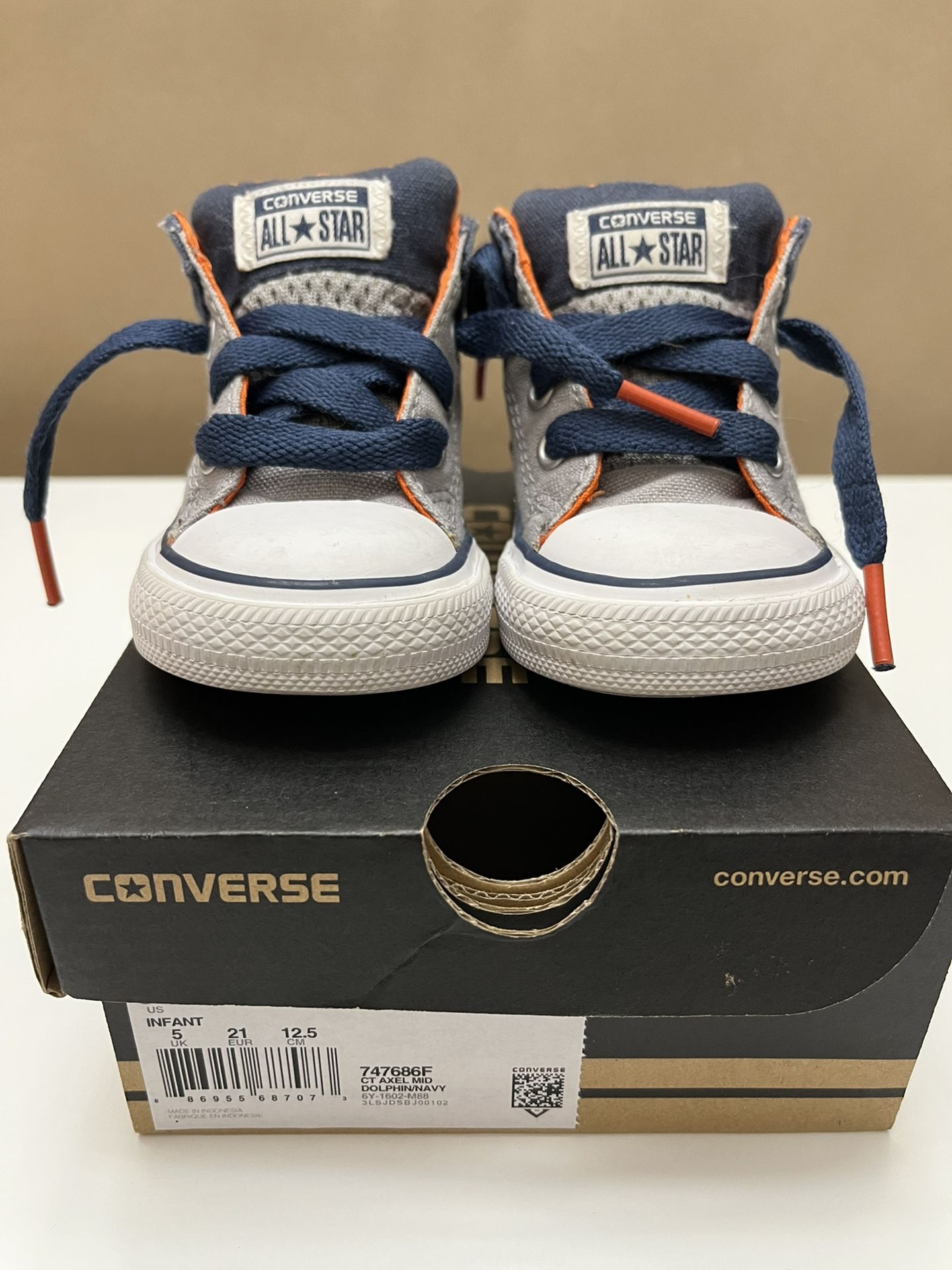 Converse Infant Shoes Size 5