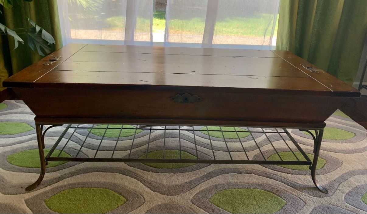 Wood Coffee Table with Storage Compartment