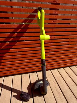 ONE+ 18V 10 in. Cordless Battery String Trimmer/Edger with one battery