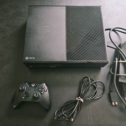 Xbox One 500gb (1540 Original Version) W/ Controller And HDMI Cable