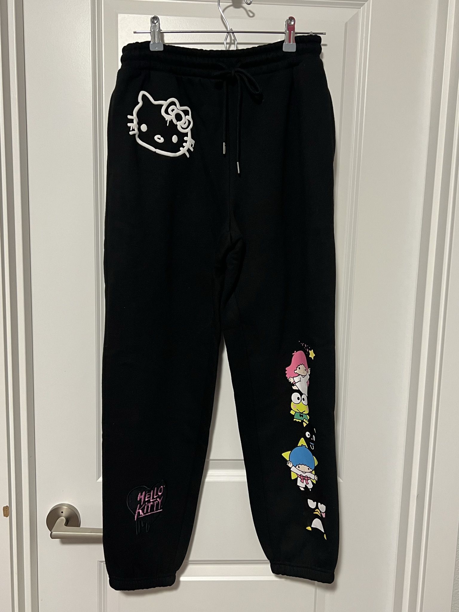 Forever 21 Hello Kitty & Friends Black Graphic Joggers Jogger Pants Medium NWOT