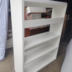 Ikia Book Shelf 
