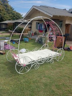 Carnage bed heavy  metal twin frame