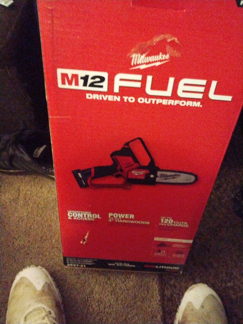 Milwaukee Chainsaw