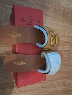 comfortable flat sandals