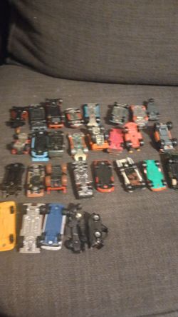 27 hot Wheels