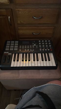 AKAI MPK25