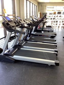 Spirit XT485 Heavy Duty Folding Treadmill  Includes Warranty