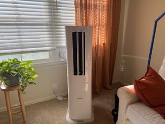 Hisense 8000 BTU Dual Hose Portable AC - Like New!