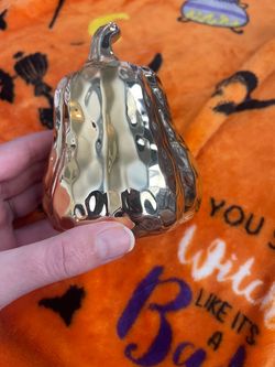 Glass gold pumpkin