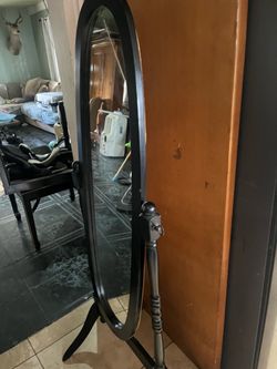 Stand mirror