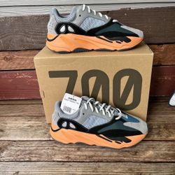 Yeezy 700 Wash Orange  Size 10 