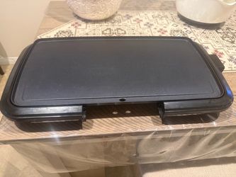 electric griddle / countertop hot plate.