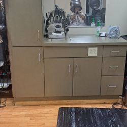 Salon Station/ Organization 