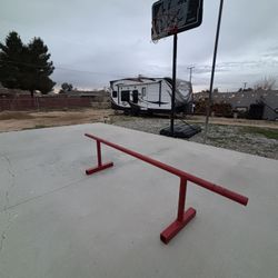 Round 6ft Skate Rail