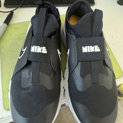 Nike Flex Runner Size 6Y