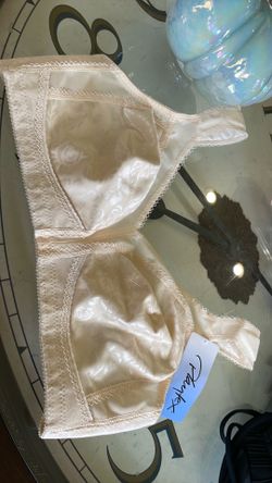 Playtex 18 Hour Style 4693 bra in size 38C (EU size 85).