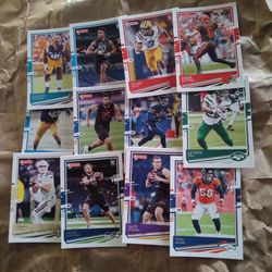 Assorted baseball cards ,12.000/15.000 https://offerup.com/redirect/?o=dGhvdXNhbmQuY2FyZHM=