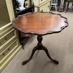 Antique Mahogany Pie Crust Tilt Table