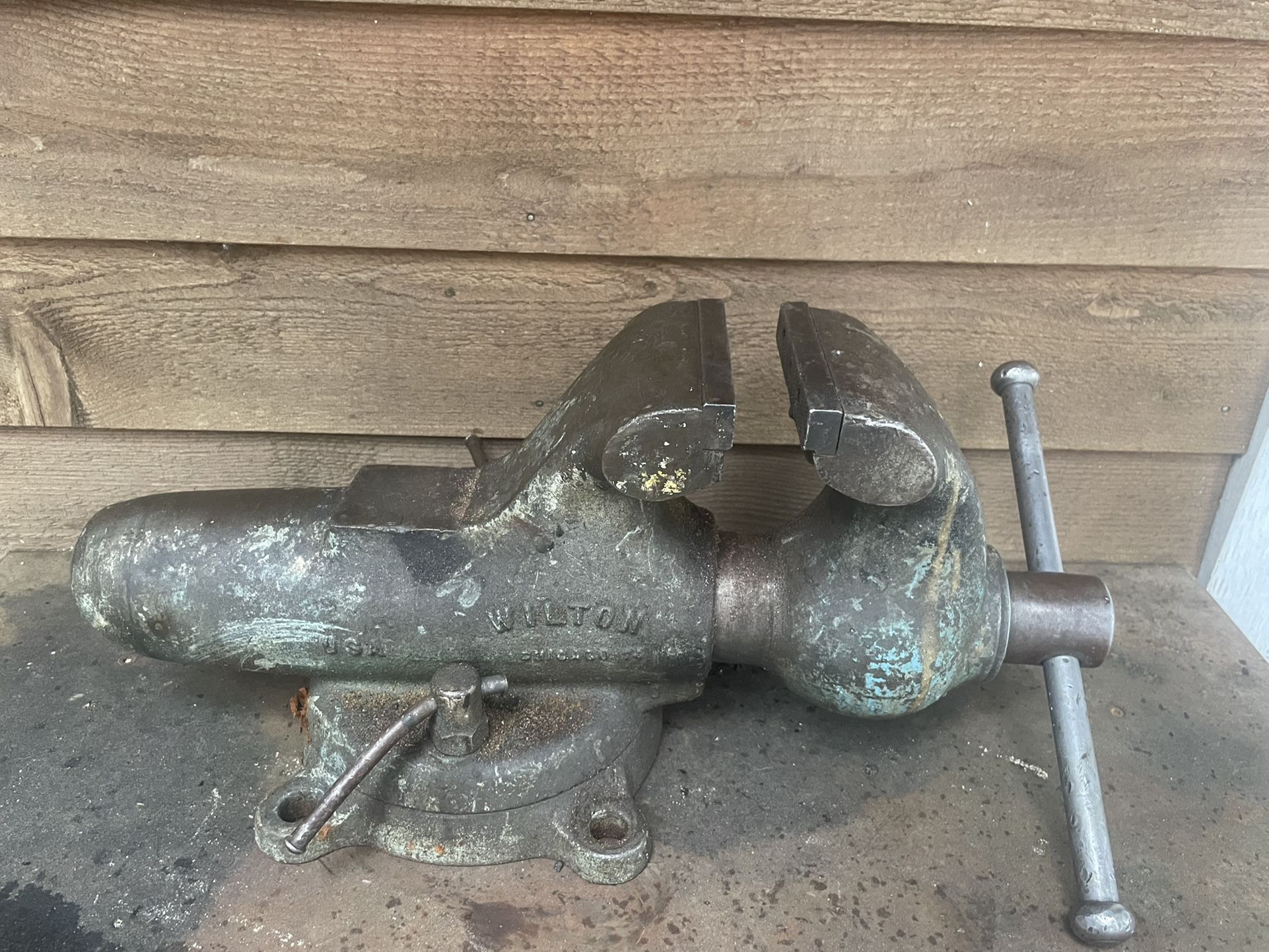 Large Wilton Bullet Vise 