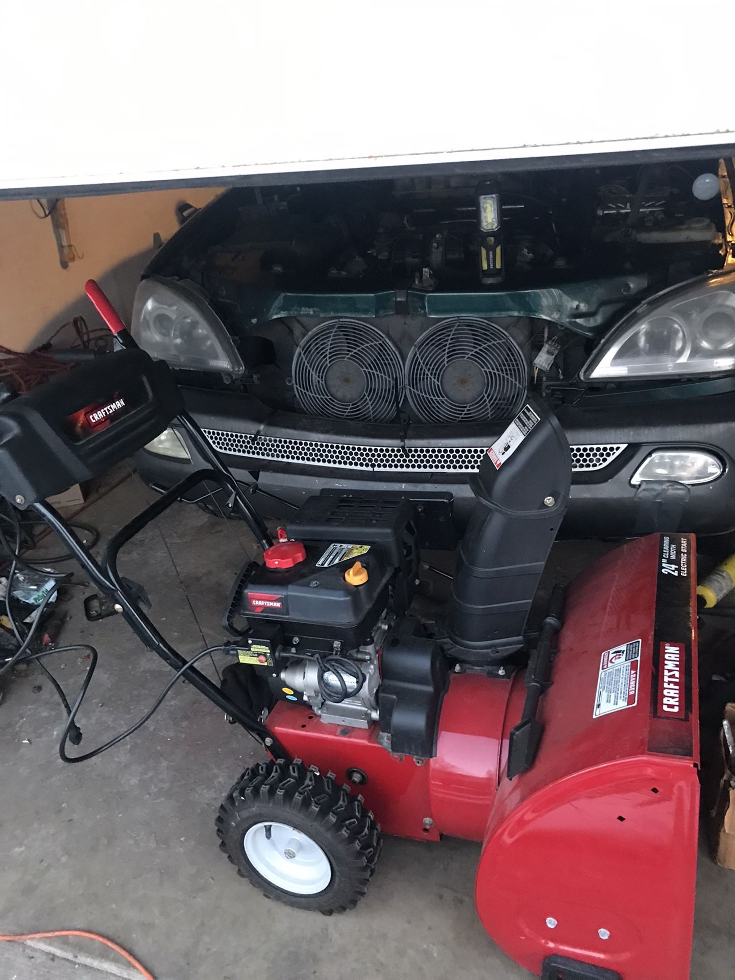 CRAFTSMAN SB410 24in 208cu cm Twostage Selfpropelled Gas Snow