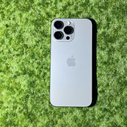 iPhone 16 Pro Max | 256GB | Natural Titanium | Factory Unlocked