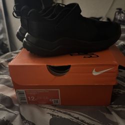 Size 12C Nike Cosmic Runners Black Brand New 