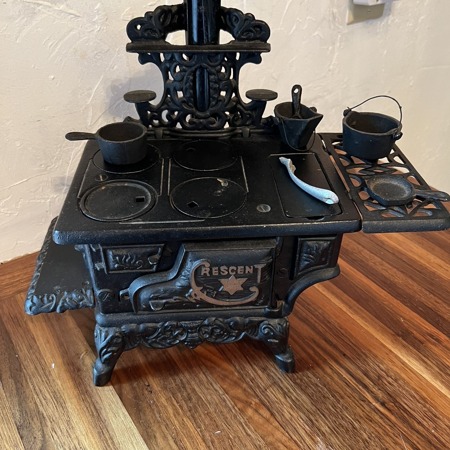 Small Antique Crescent Cast Iron Stove Auction