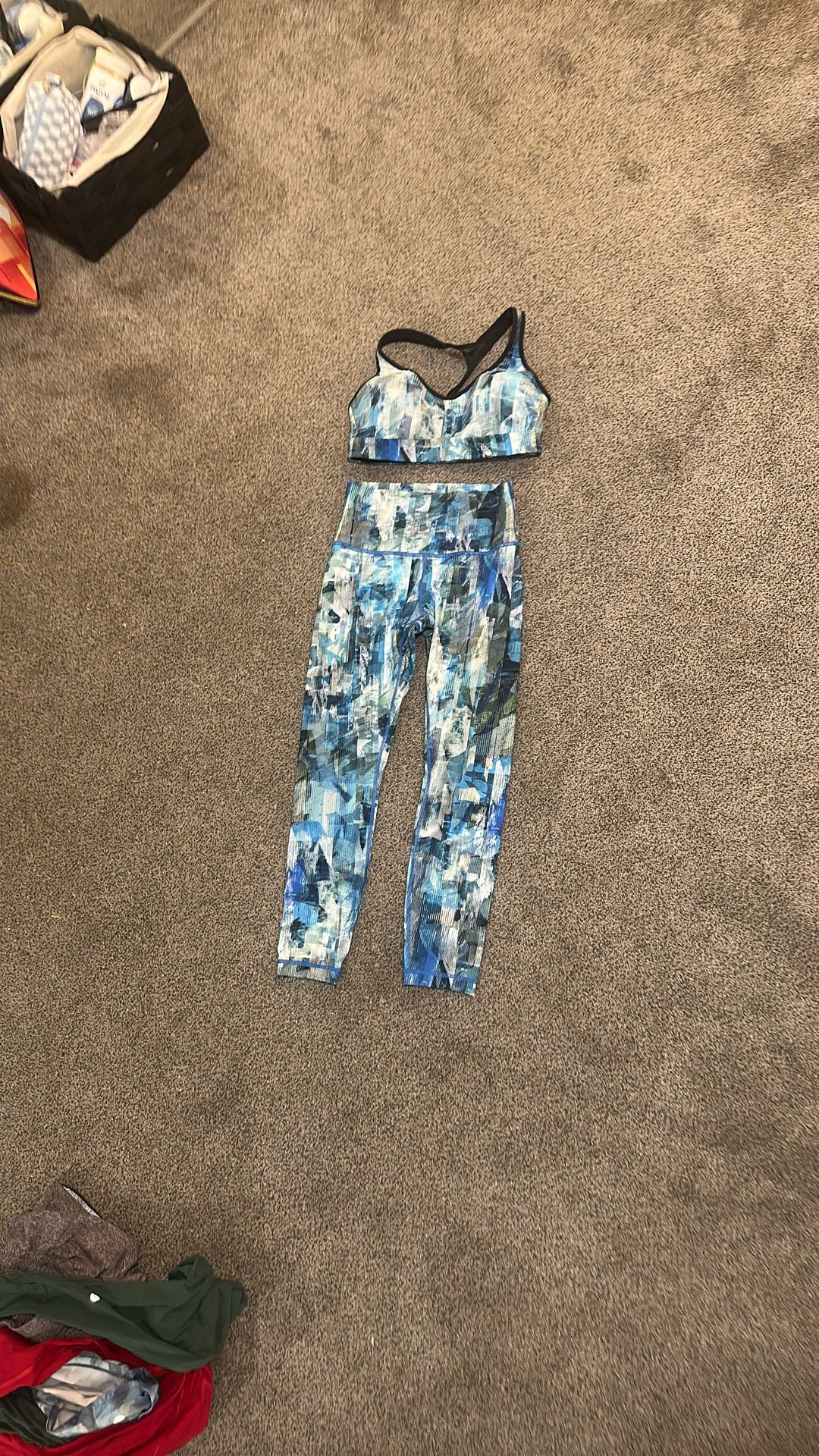 Lululemon Sports Bar & leggings