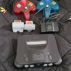 Nintendo 64 With 2 Controllers And Rumble Packs 