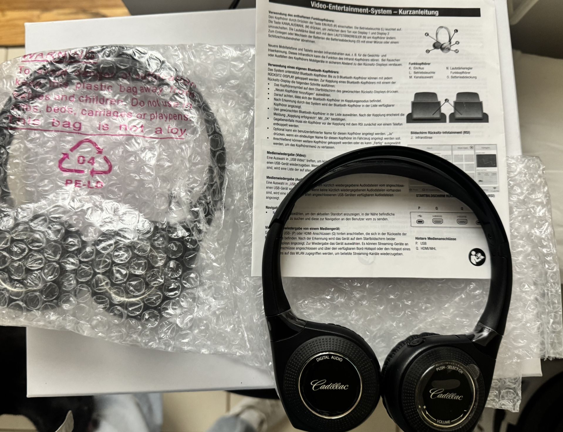 Cadillac Wireless Headphones (2) **NEW
