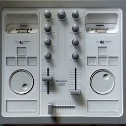 Newmark Mixer With USB Connection 