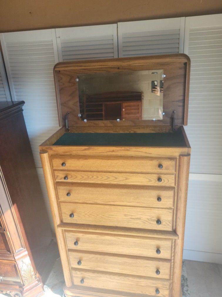 Dresser