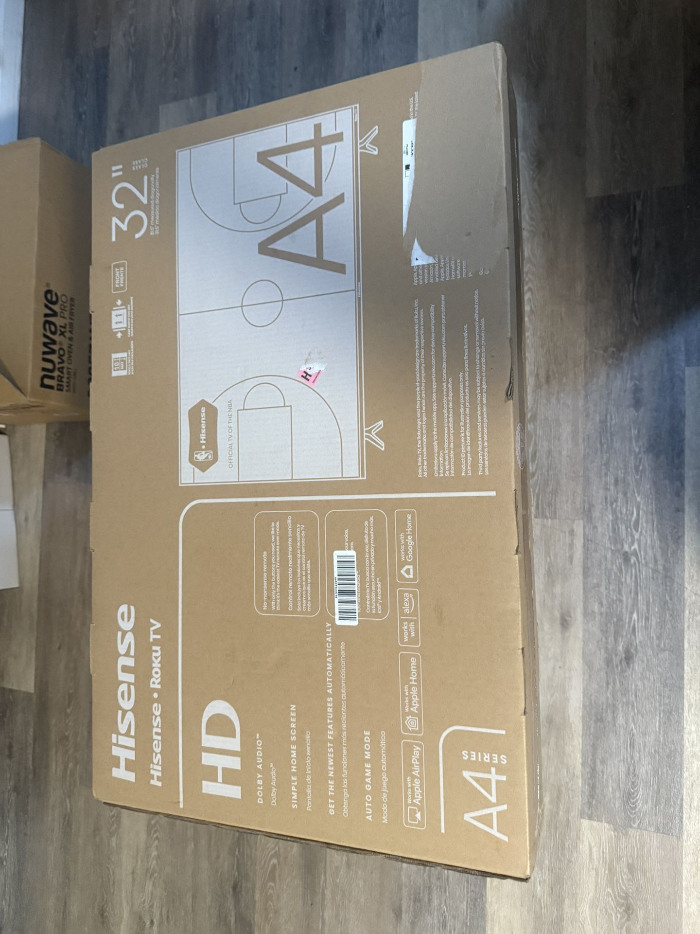 Hisense 32” Roku TV HD Smart TV – Built-in Roku, Wi-Fi Streaming