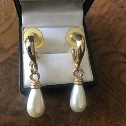 Vintage in nice condition Twisted Hoop Drop Pierced Earrings in Polished Gold with Faux Pearl Teardrops