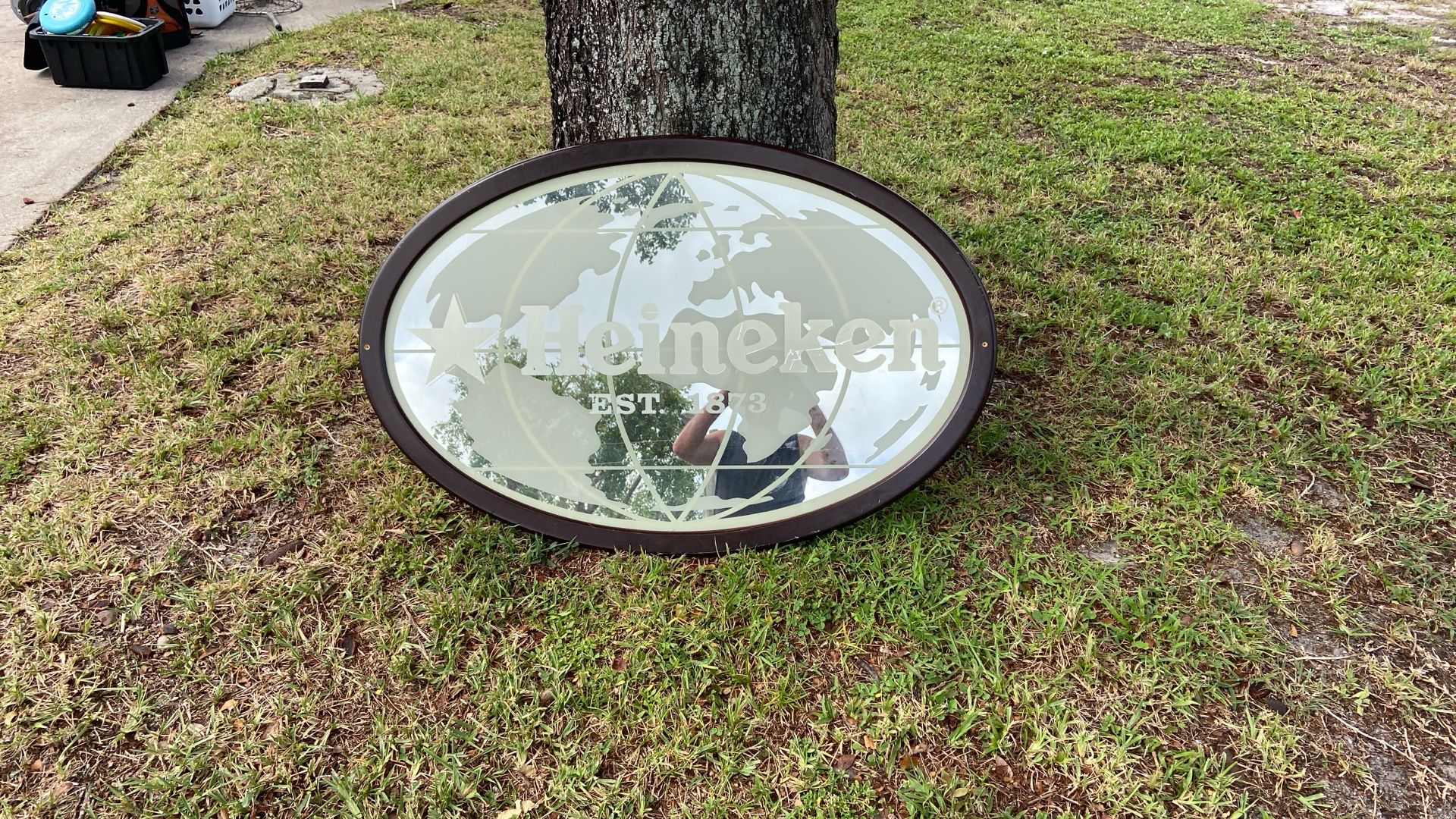 Bar mirror
