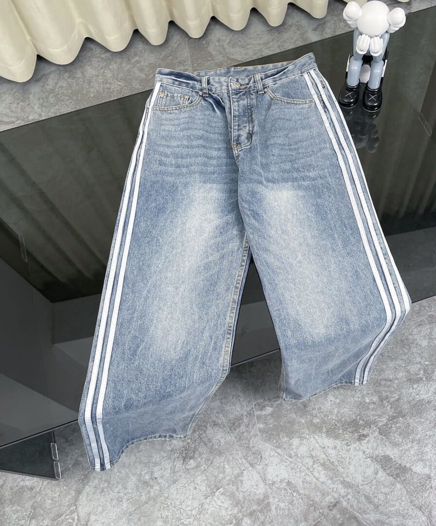 Men’s Adidas Baggy Jeans - Size 30 