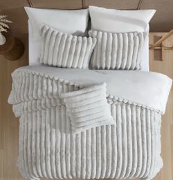 Gray Faux Fur Ribbed Twin XL Comforter Set
