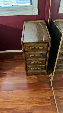 Desk Drawers 20 Bucks. Come Pick It Up.