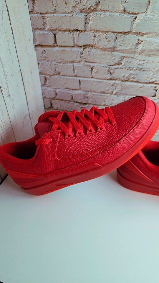 JORDAN RETRO 2 LOW TRIPLE RED SZ 10