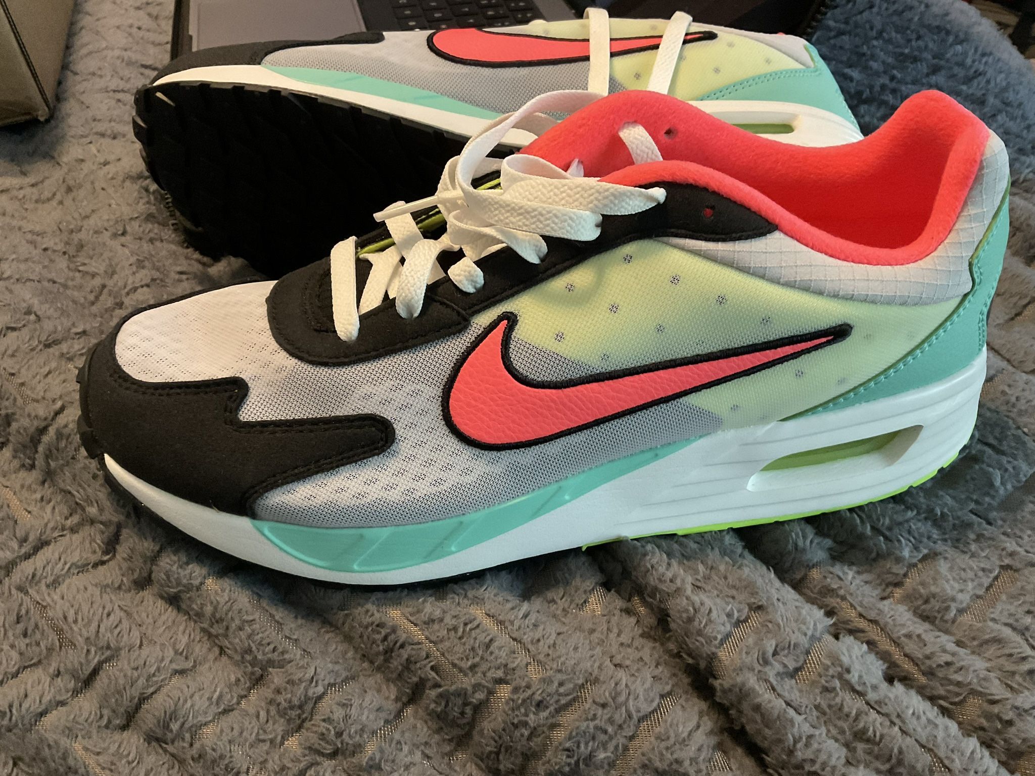 Nike Solo Air Max 10.5