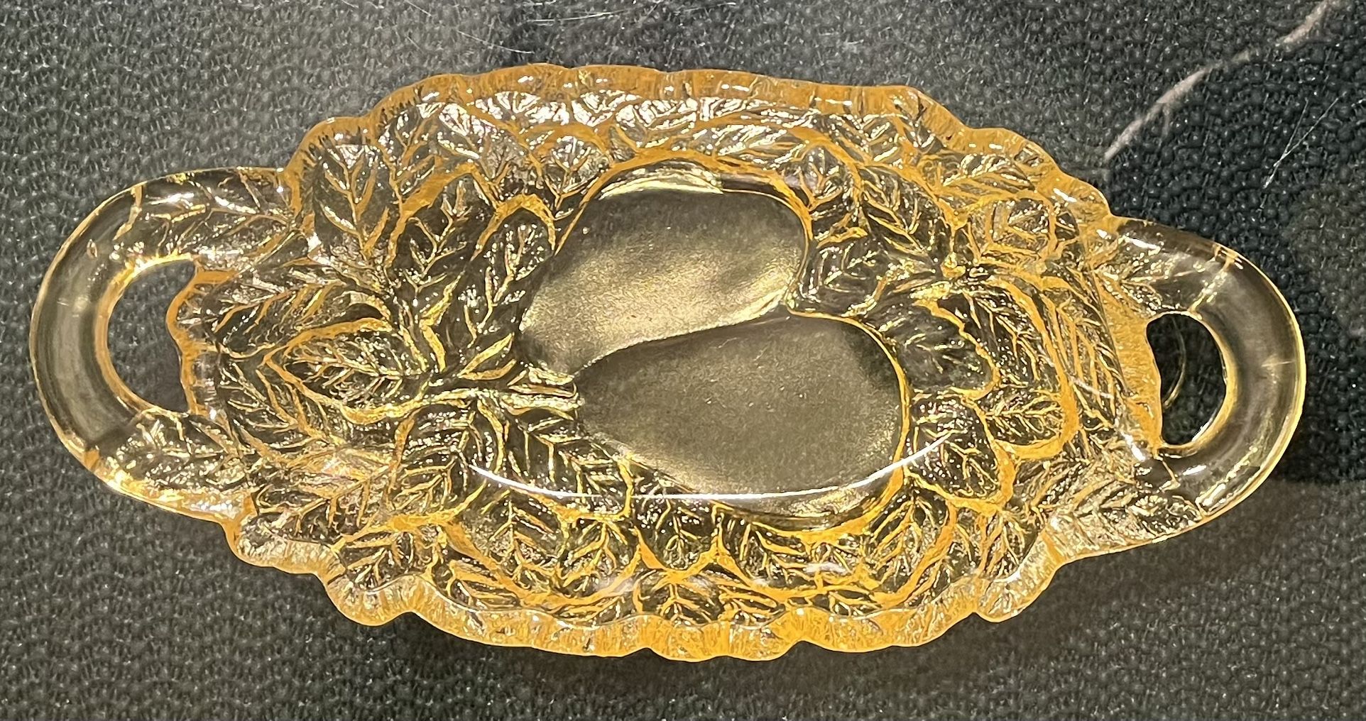 Vintage Tiara Exclusive Sweet Pear pickle dish in yellow mist glass 9.25” long  
