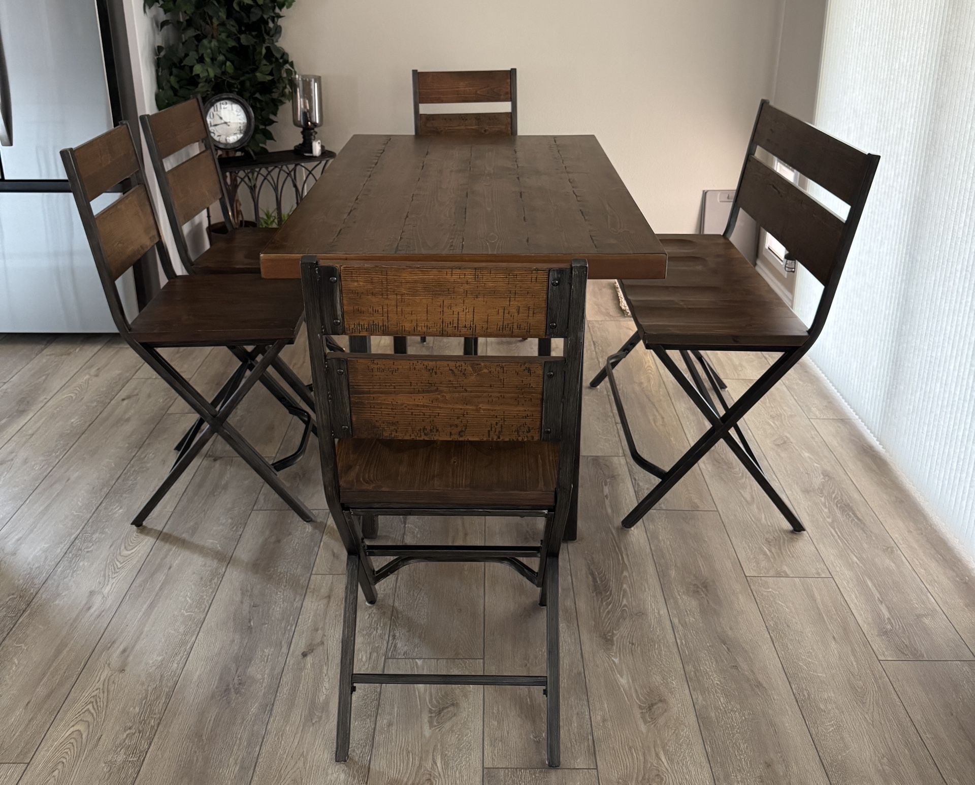 Wood/metal Dining Table And Chairs 5’x3’3’