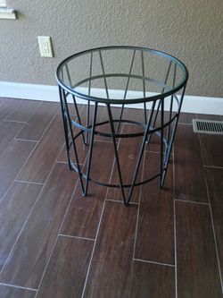 Metal Side Accent Table / Glass Top